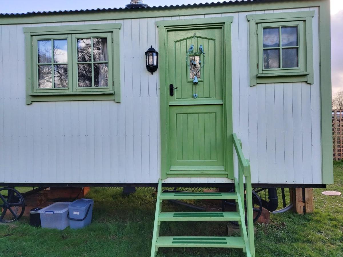 The Old Mill Shepherds Hut Окхемптон Экстерьер фото