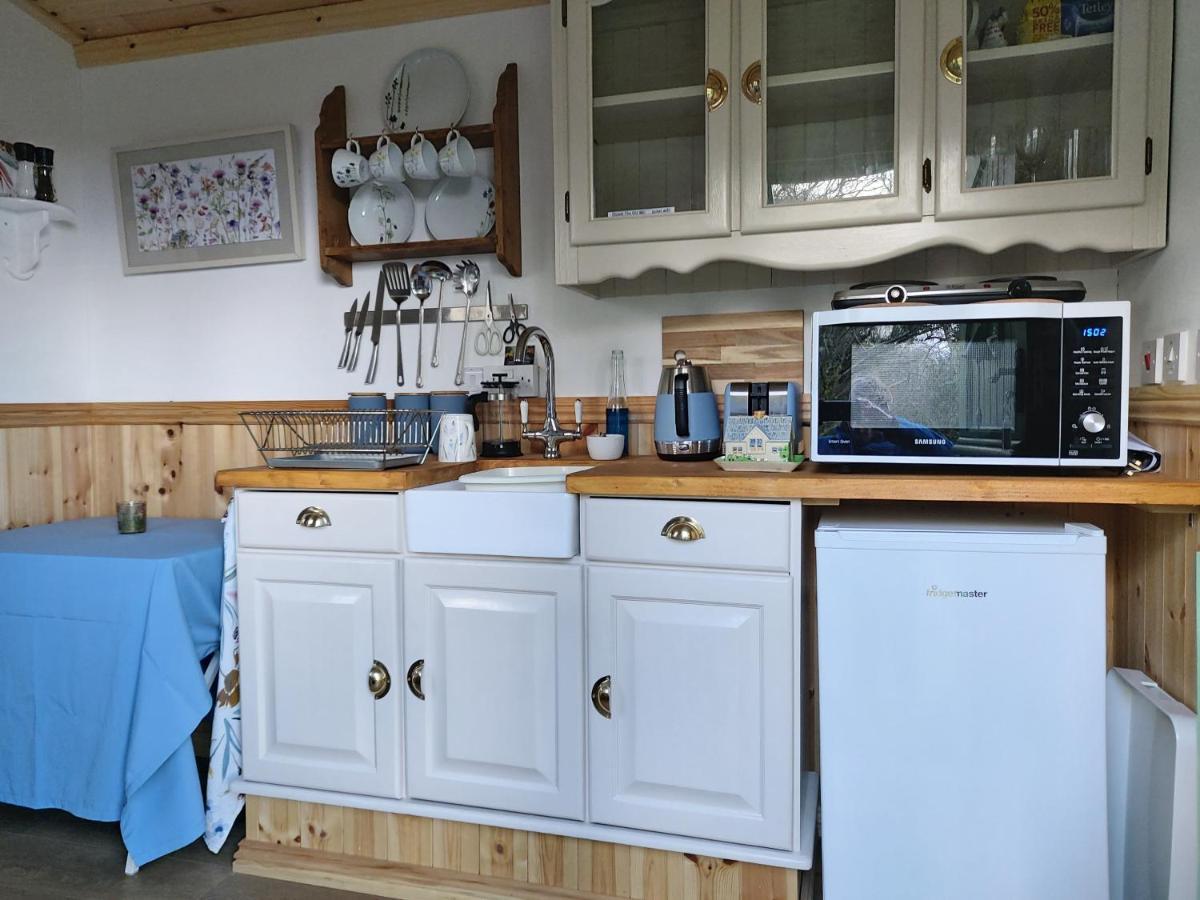 The Old Mill Shepherds Hut Окхемптон Экстерьер фото