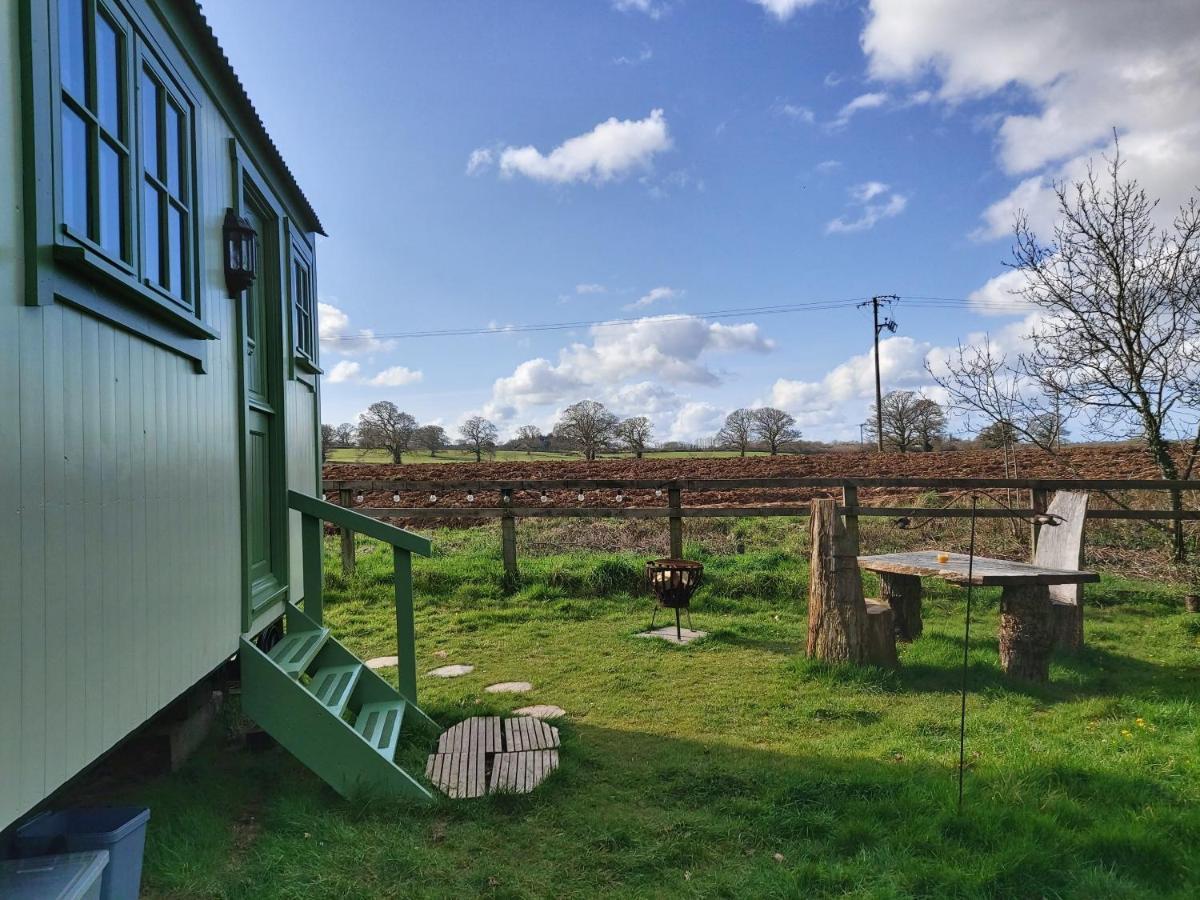 The Old Mill Shepherds Hut Окхемптон Экстерьер фото