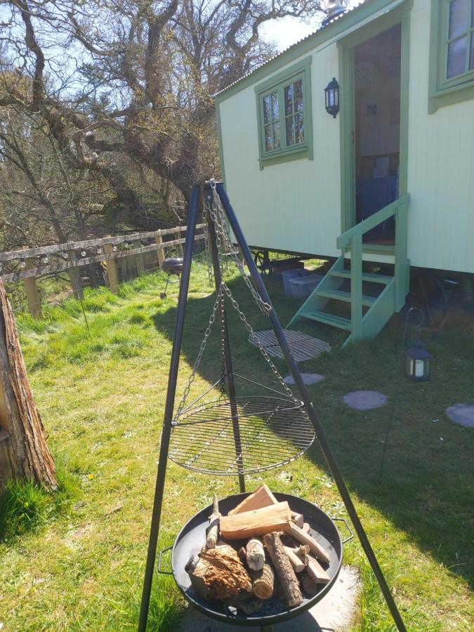 The Old Mill Shepherds Hut Окхемптон Экстерьер фото